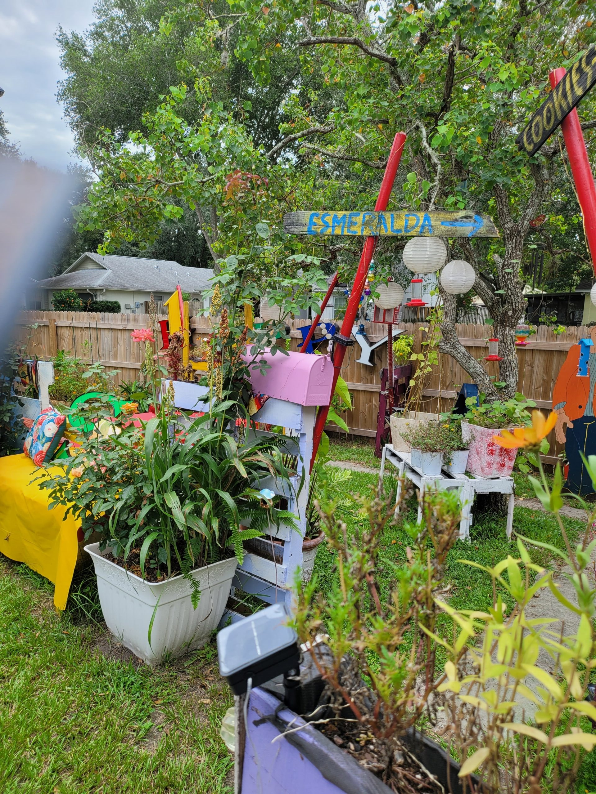 Take a Tour Through the Lutz 'Edward Scissorhands' House Experience